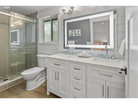 22355 Sw Martinazzi Avenue Tualatin OR 97062