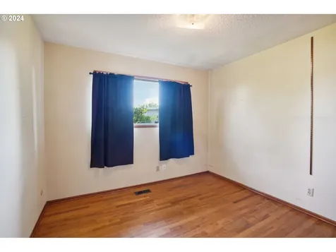 13008 Ne Brazee Street Portland OR 97230