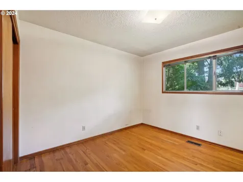 13008 Ne Brazee Street Portland OR 97230
