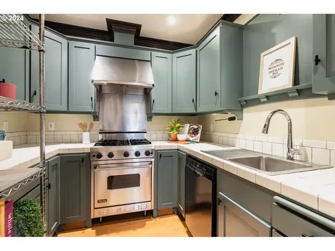 438 NE 26th Avenue Portland OR 97232