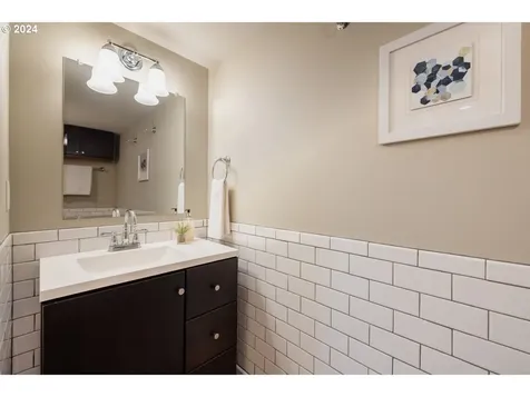 438 NE 26th Avenue Portland OR 97232