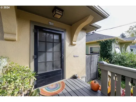 438 NE 26th Avenue Portland OR 97232