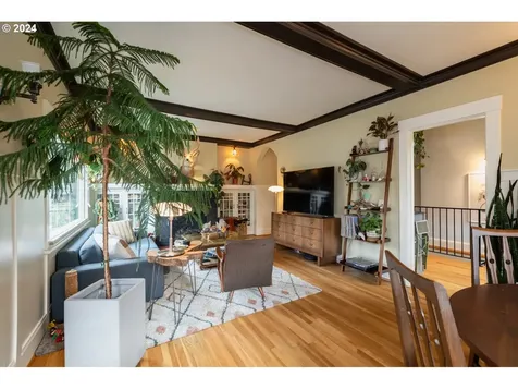 438 NE 26th Avenue Portland OR 97232