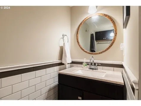 438 NE 26th Avenue Portland OR 97232