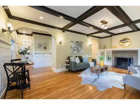 438 NE 26th Avenue Portland OR 97232