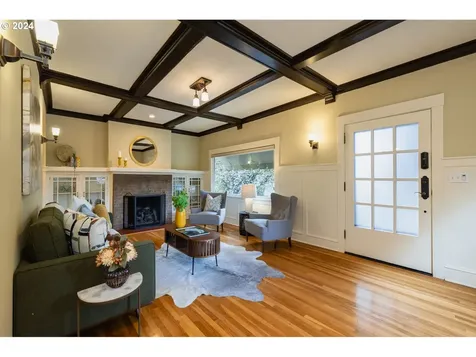 438 NE 26th Avenue Portland OR 97232
