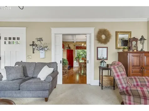 2374 N Boones Ferry Road Woodburn OR 97071