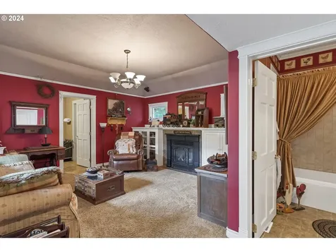 2374 N Boones Ferry Road Woodburn OR 97071