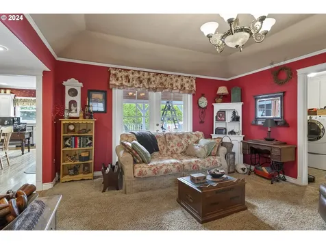 2374 N Boones Ferry Road Woodburn OR 97071