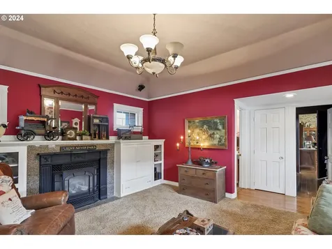 2374 N Boones Ferry Road Woodburn OR 97071