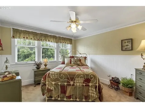 2374 N Boones Ferry Road Woodburn OR 97071