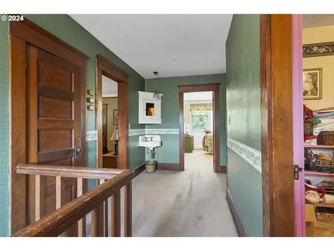 2374 N Boones Ferry Road Woodburn OR 97071