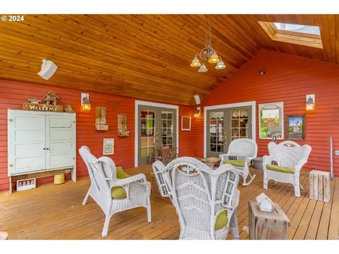 2374 N Boones Ferry Road Woodburn OR 97071