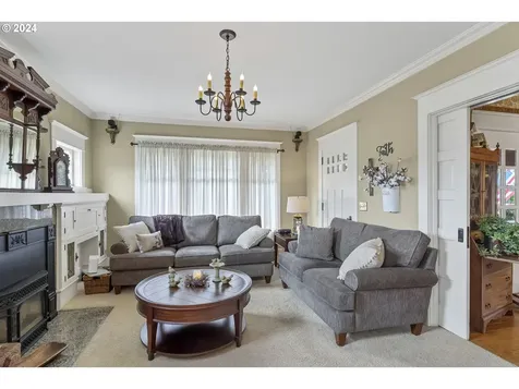 2374 N Boones Ferry Road Woodburn OR 97071