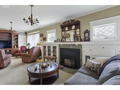2374 N Boones Ferry Road Woodburn OR 97071