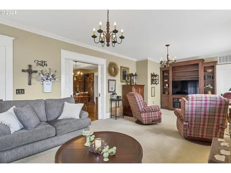 2374 N Boones Ferry Road Woodburn OR 97071