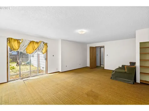 1463 L Street Springfield OR 97477