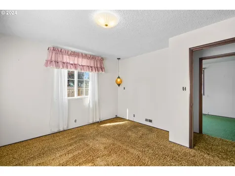 1463 L Street Springfield OR 97477