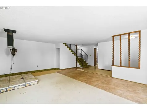 1463 L Street Springfield OR 97477