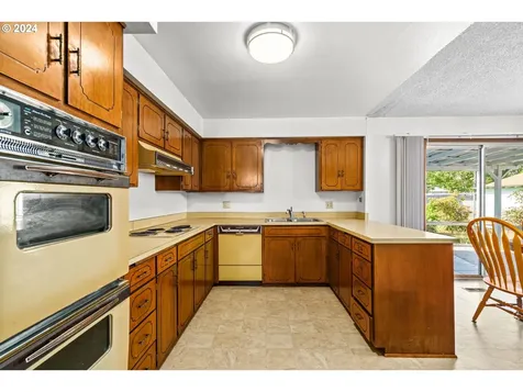 1463 L Street Springfield OR 97477