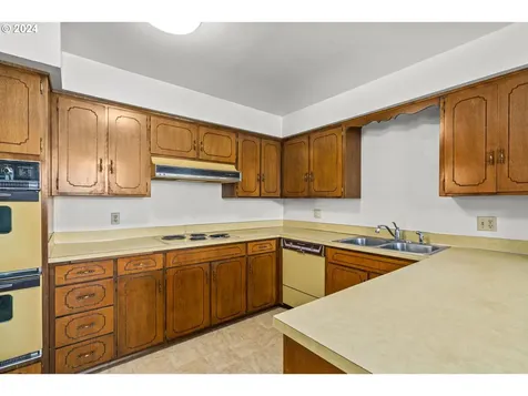 1463 L Street Springfield OR 97477