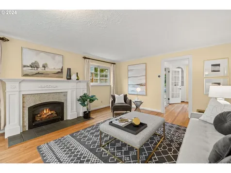 3336 Ne Couch Street Portland OR 97232