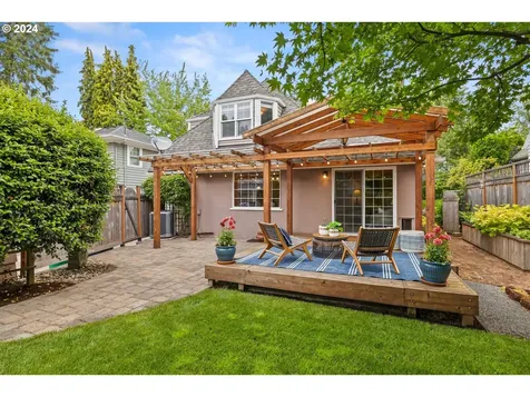 3336 Ne Couch Street Portland OR 97232