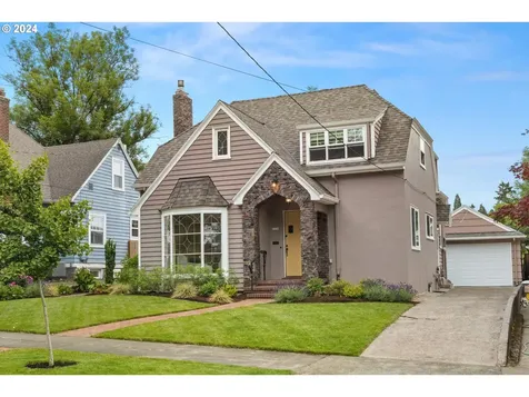 3336 Ne Couch Street Portland OR 97232