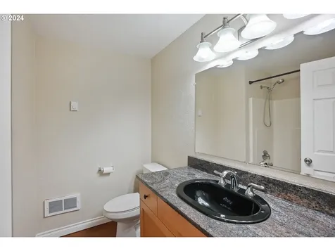 4015 NE 64th Avenue Vancouver WA 98661