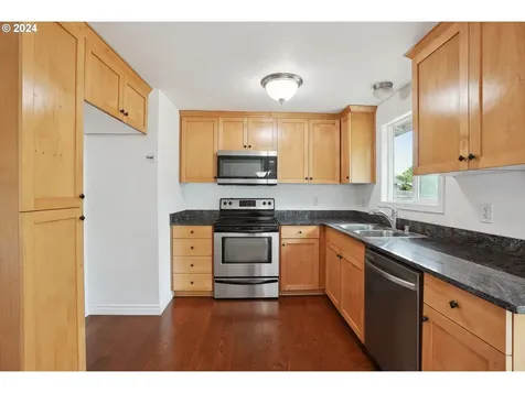 4015 NE 64th Avenue Vancouver WA 98661