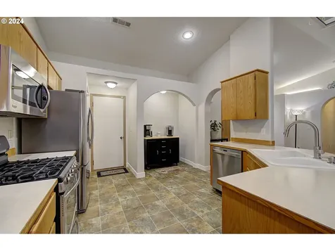 8207 Ne 163rd Avenue Vancouver WA 98682
