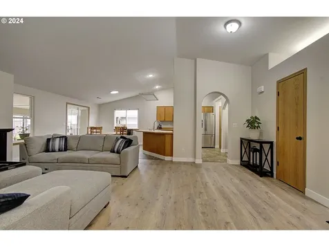 8207 Ne 163rd Avenue Vancouver WA 98682