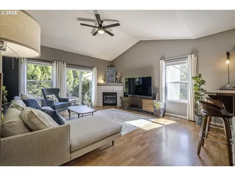 619 S 13th Avenue Cornelius OR 97113