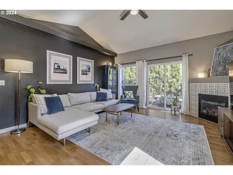 619 S 13th Avenue Cornelius OR 97113