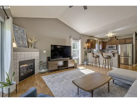 619 S 13th Avenue Cornelius OR 97113