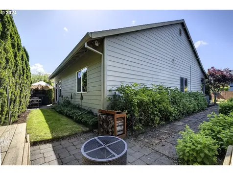 619 S 13th Avenue Cornelius OR 97113