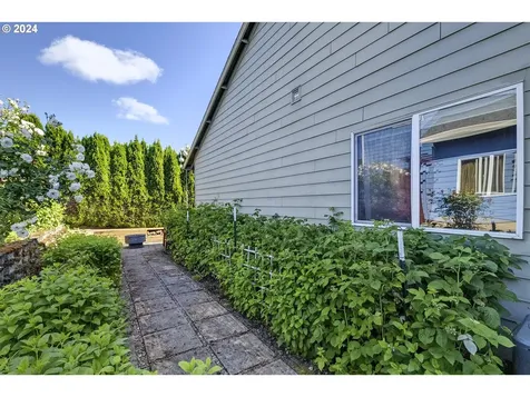 619 S 13th Avenue Cornelius OR 97113