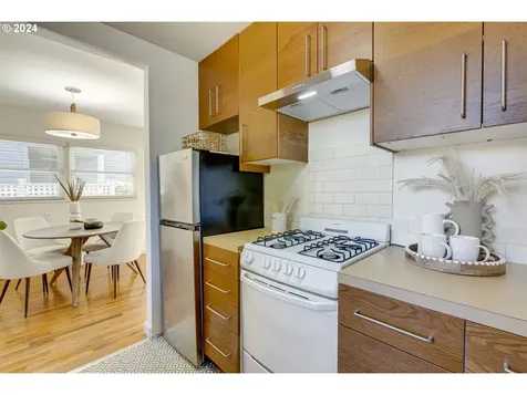 6012 S Kelly Avenue Portland OR 97239