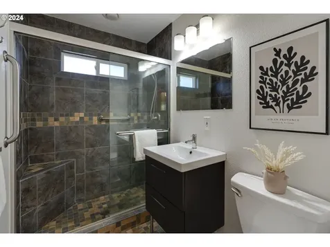 6012 S Kelly Avenue Portland OR 97239