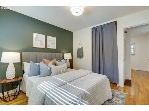 6012 S Kelly Avenue Portland OR 97239