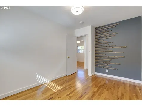 6012 S Kelly Avenue Portland OR 97239