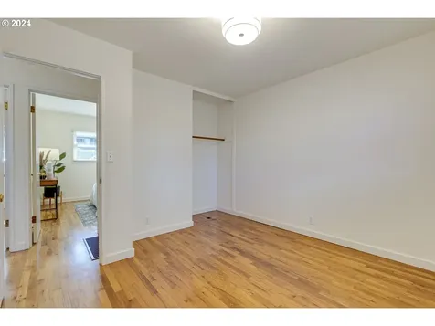 6012 S Kelly Avenue Portland OR 97239