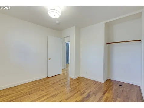 6012 S Kelly Avenue Portland OR 97239
