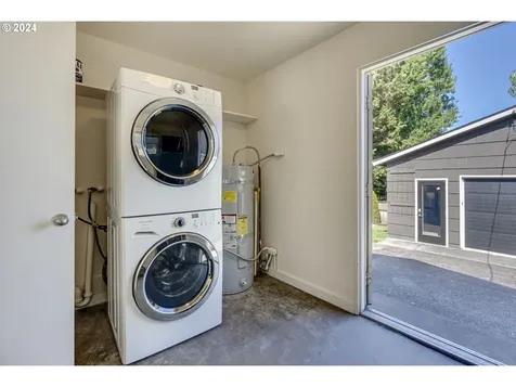 6012 S Kelly Avenue Portland OR 97239