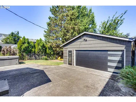 6012 S Kelly Avenue Portland OR 97239