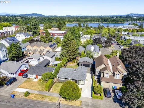 6012 S Kelly Avenue Portland OR 97239