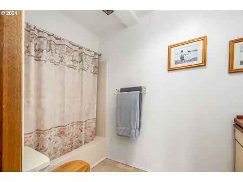 42179 Sundown Way Cloverdale OR 97112