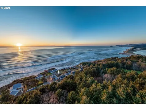 42179 Sundown Way Cloverdale OR 97112