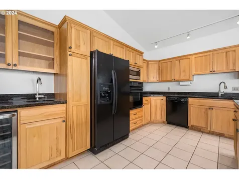 42179 Sundown Way Cloverdale OR 97112