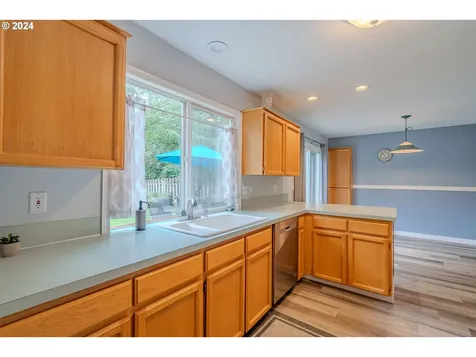4216 Ne 52nd Street Vancouver WA 98661